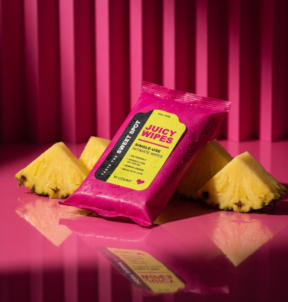 Wipes — magenta fluted studio
